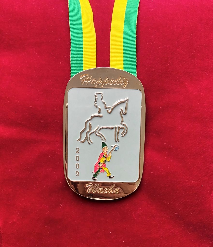 Orden 2008-2009 - Der Hoppediz-Wächter stellt sich bei Jan Wellem vor Orden 2008-2009 - Der Hoppediz-Wächter stellt sich bei Jan Wellem vor